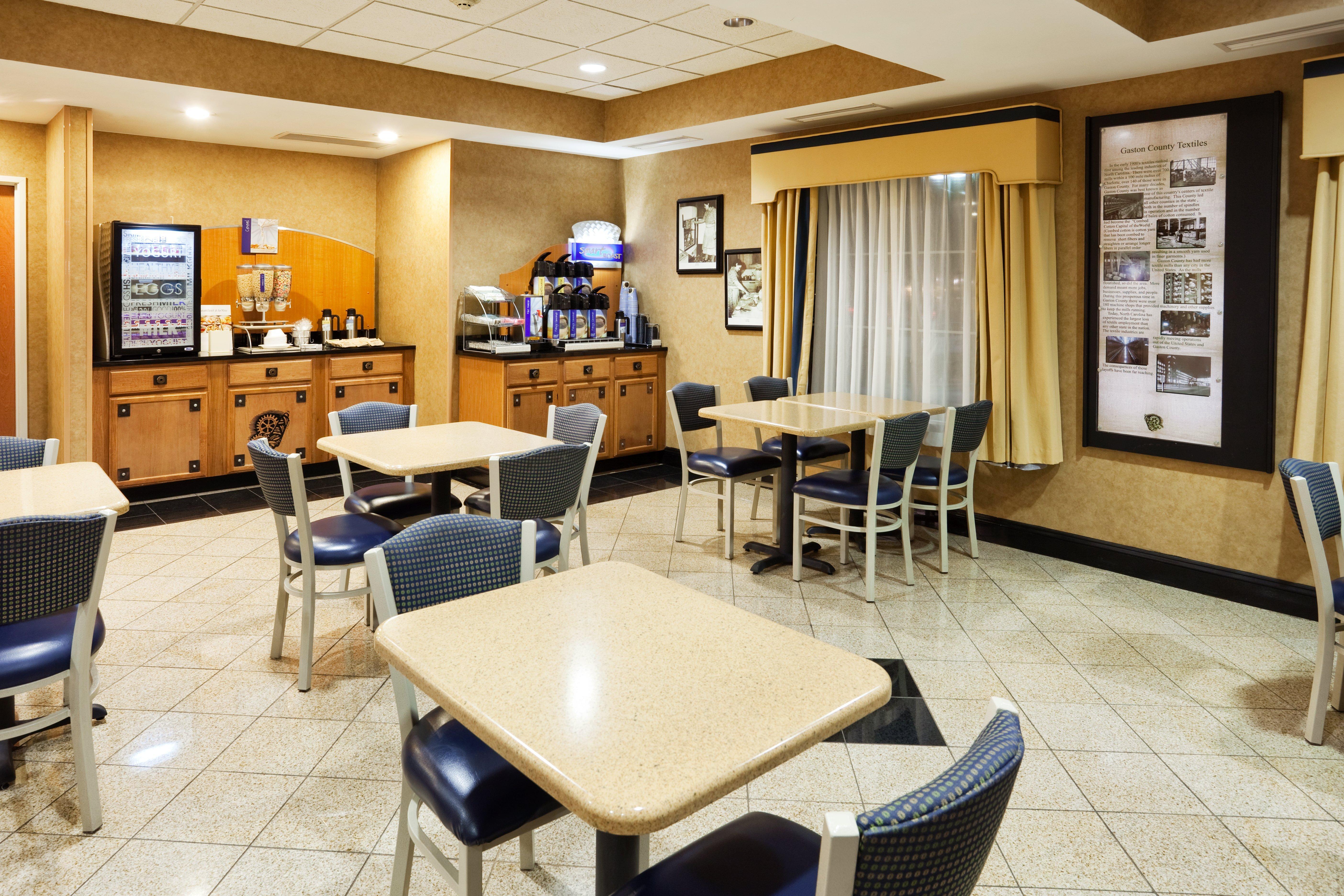 Holiday Inn Express Charlotte West - Gastonia By Ihg Exterior foto